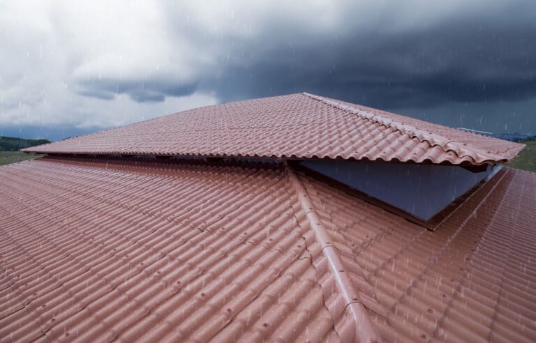 Por serem telhas de PVC, não há muito barulho em momentos de forte chuva?