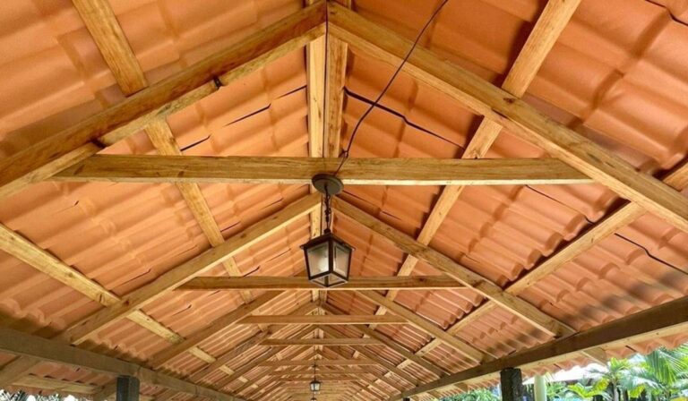 Fatores que influenciam o preço final da sua cobertura com telhas de PVC